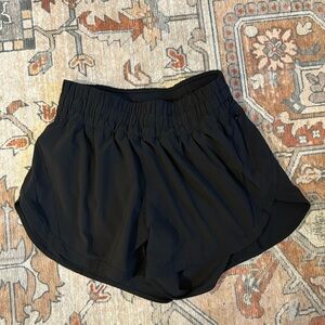 Lululemon Track that High Rise short 3”